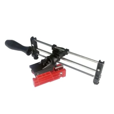 Dispozitiv de ascutit lanturi de drujba cu fixare pe lama