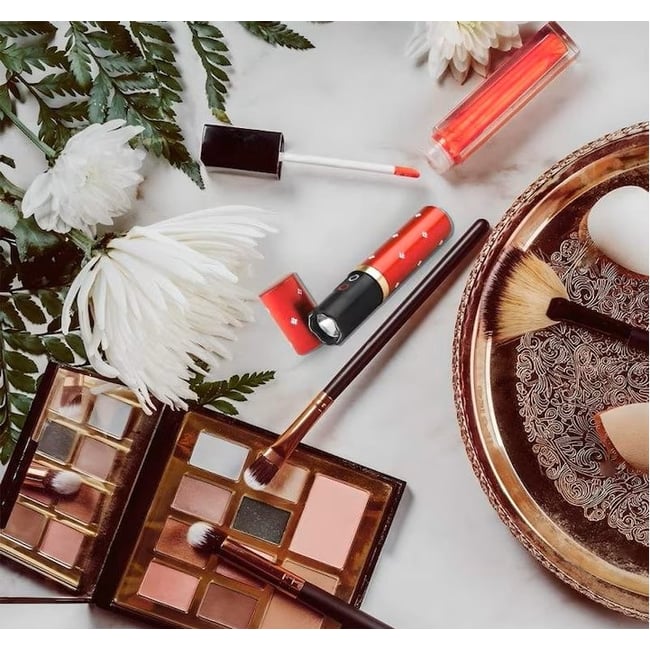 Dispozitiv cu electrosoc profesional pentru autoaparare tip ruj, anti caini, animale sau pasari, cu lanterna, descarcare electrosocuri 5000K volti, reincarcabil USB, rosu