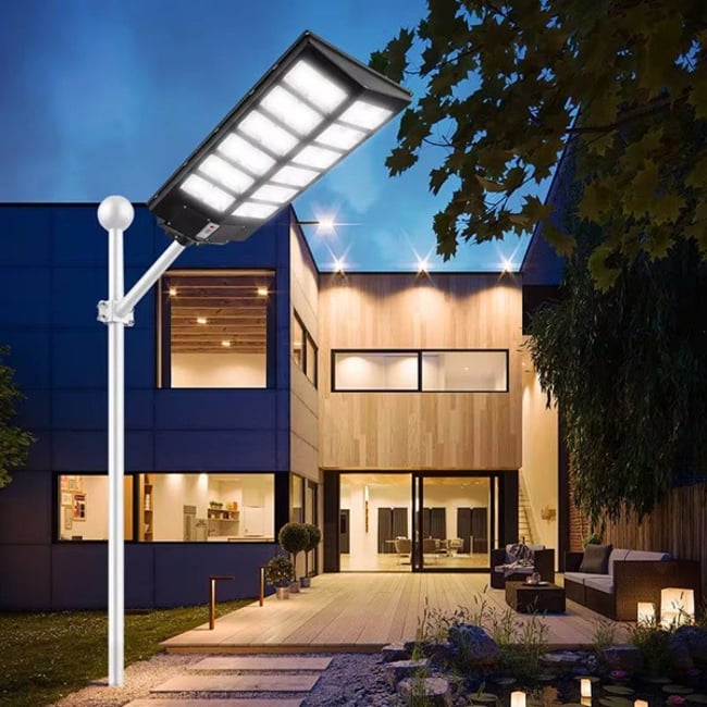 Lampa solara stradala cu panou solar si telecomanda, 1000W, 24 celulele led, rezistent la apa ip66, senzor de miscare si lumina