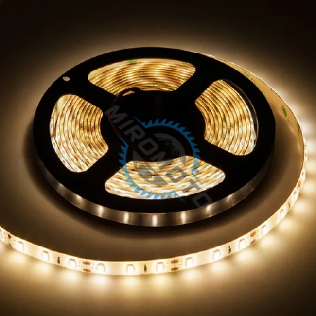 Banda led 5 metri, 12v, lumina culoare alb-cald, 6.6w/m, ip65 Banda led 5 metri, 12v, lumina culoare alb-cald, 6.6w/m, ip65