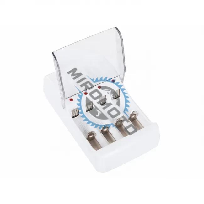 Incarcator de baterii, 4 sloturi, compatibil AAA/AA, Ni-MH si Ni-Cd, cu 4 baterii reincarcabile incluse