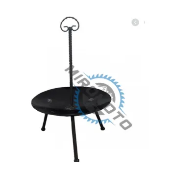 Gratar disc din otel, din taler de tractor, realizat manual, picioare detasabile, maner rece, grosime 3,5 mm, diametru 51 centimetri Gratar disc din otel, din taler de tractor, realizat manual, picioare detasabile, maner rece, grosime 3,5 mm, diametru 51 centimetri